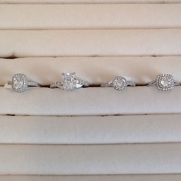 BNWT Bundle Of 4 Adjustable Rings - Picture 1 of 7